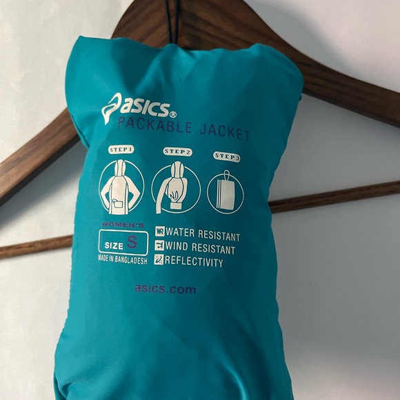 ASICS packable running / rain jacket | Small - Picture 13 of 14